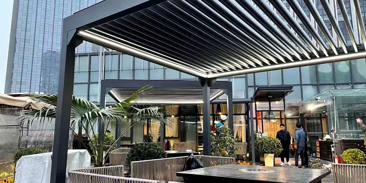 明陽遮陽百葉涼亭在商場采光頂遮陽應用案例